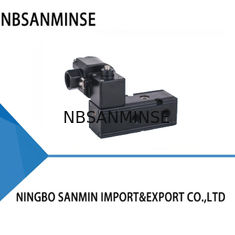 ประเภทแผ่นท่อ วาล์วโซเลนอยด์ปนูแมติกแบบโค้ลเดียว 0.15-0.8Mpa NBR Seal DC24V 3.5W